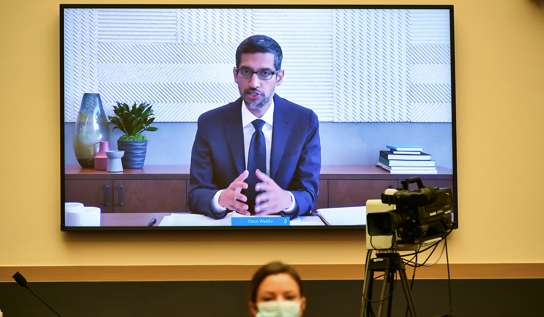 Democrats Call on Google to Curb Location Tracking to Protect Women Seeking Abortions Democrats Call on Google to Curb Location Tracking to Protect Women Seeking Abortions