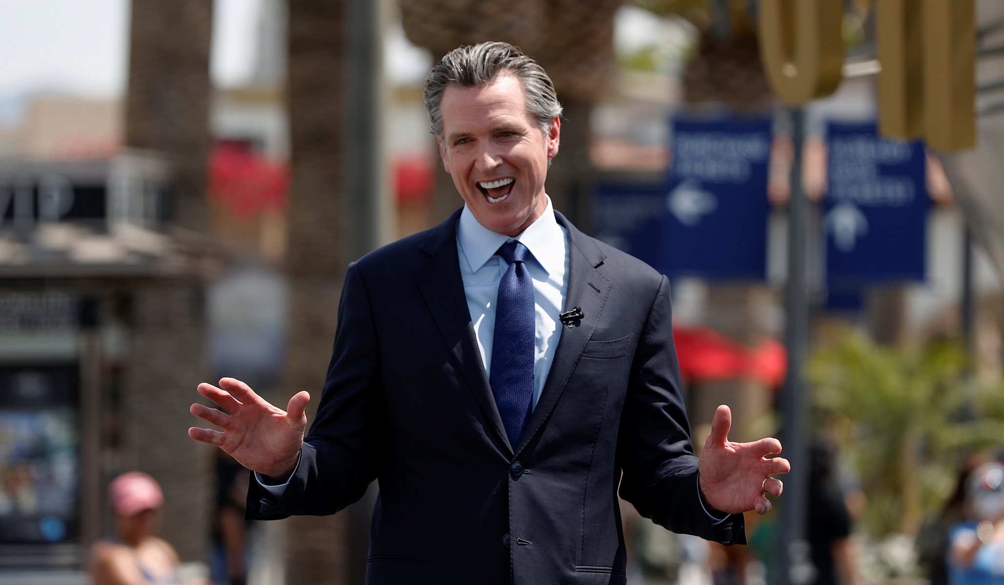 Newsom to Apply Texas Abortion Law Enforcement Mechanism to Curb ‘Assault Weapons’ Sales