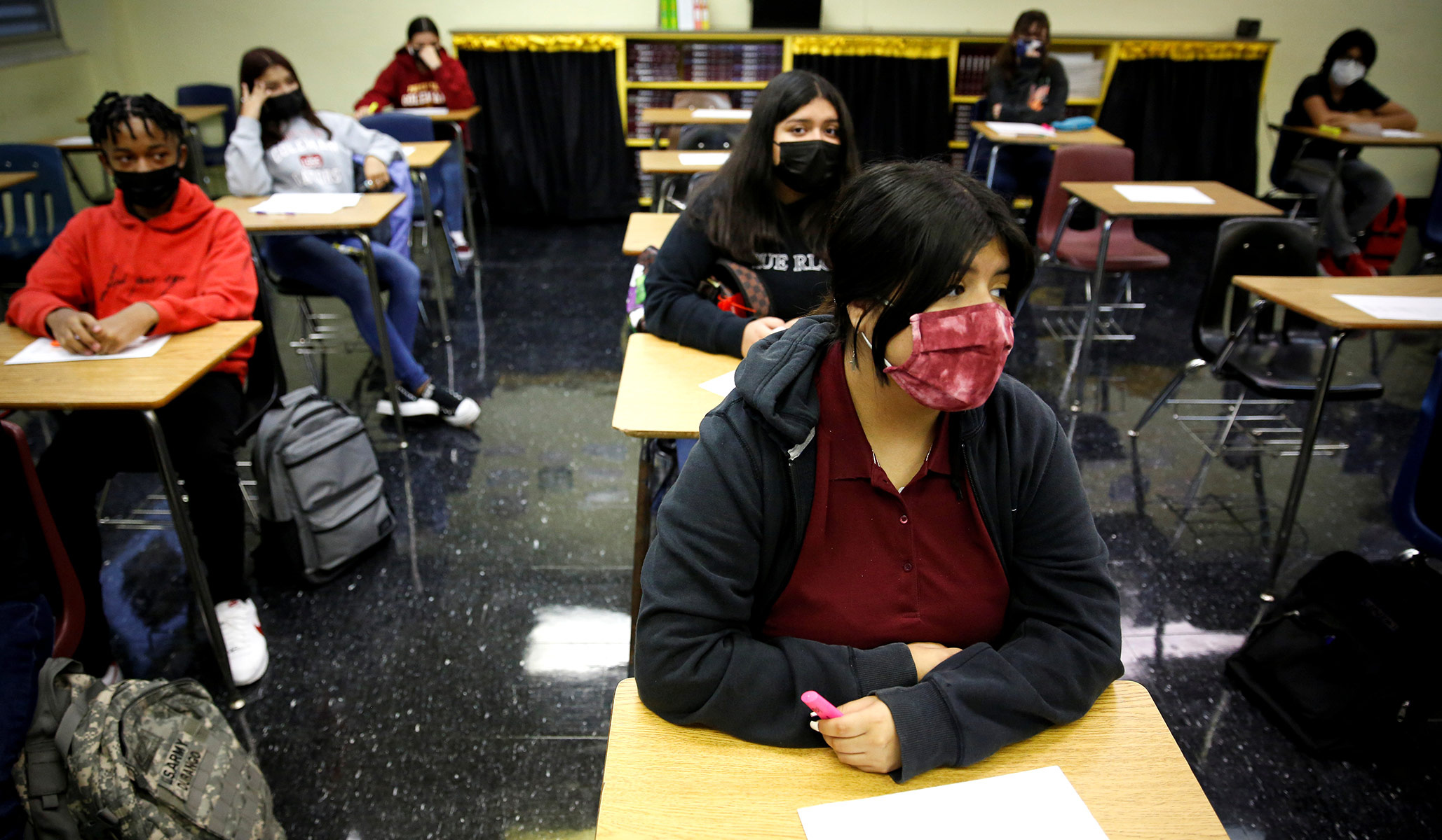 Medical Experts, Parents Deeply Divided over Masking in Schools as Delta Surges