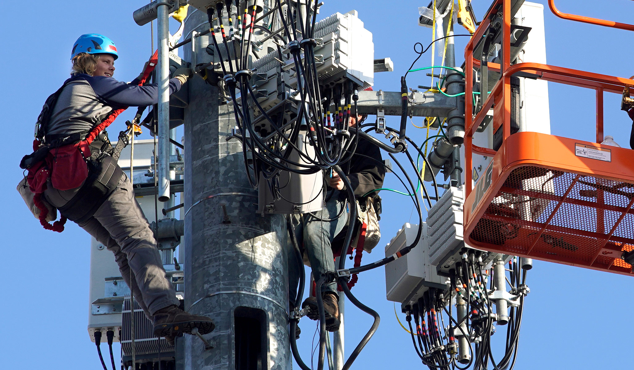 America’s Broadband Revolution America’s Broadband Revolution