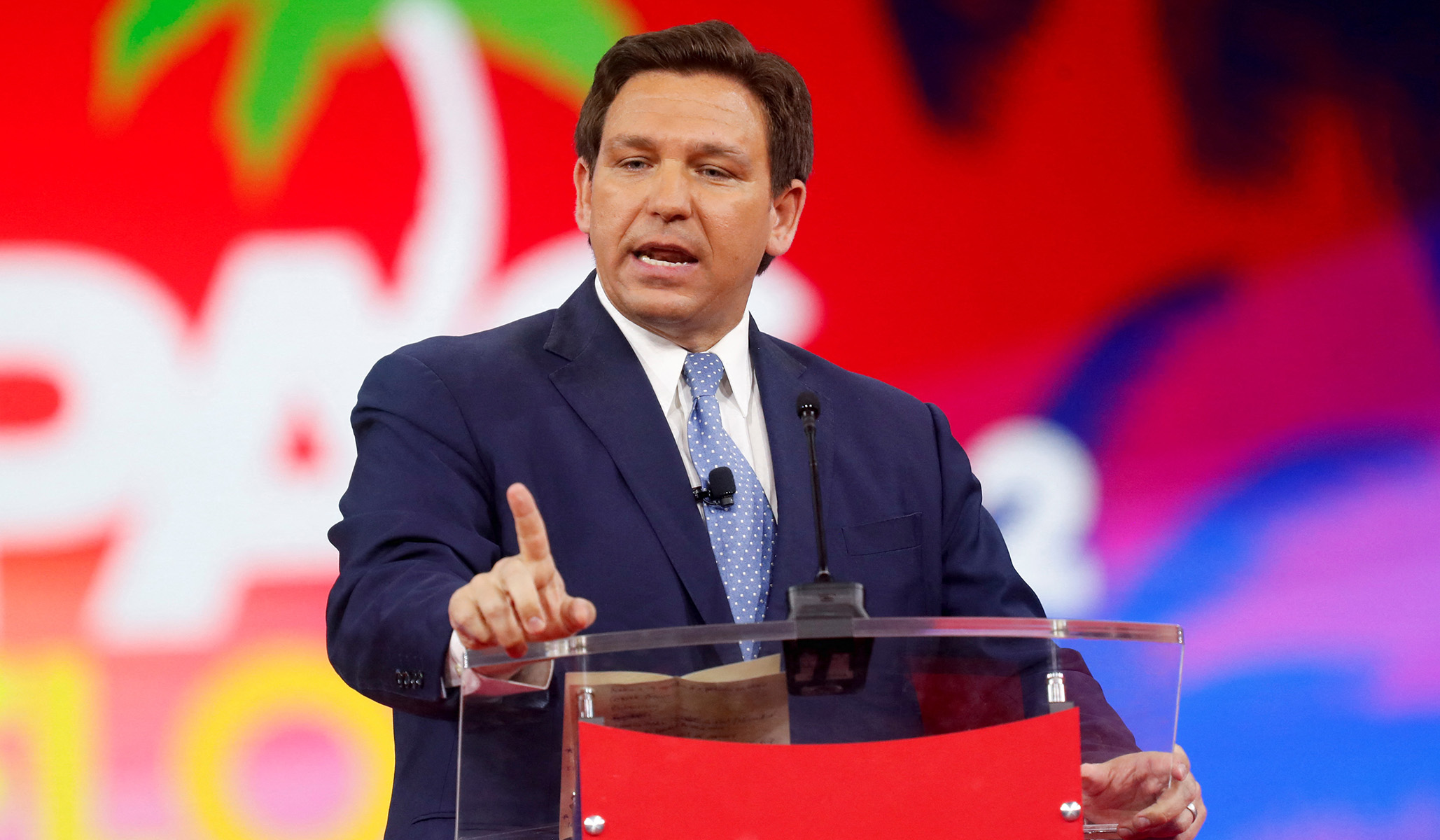 FL Gov. DeSantis Faces Backlash for Encouraging Students to Remove Masks
