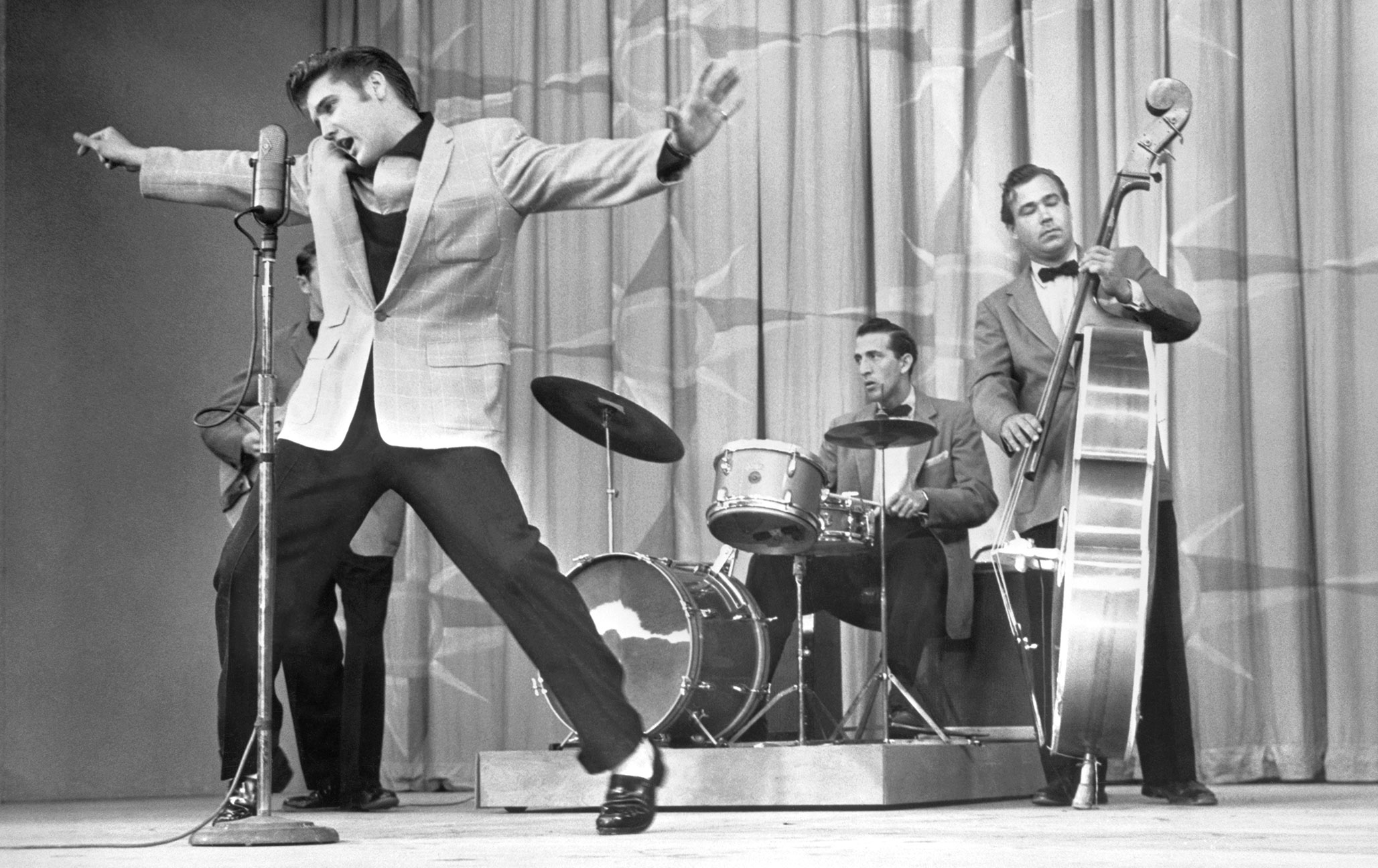 Популярная музыка 60. Элвис Пресли 50s. Элвис Пресли в 50-е годы. Elvis Presley 1950. Элвис Пресли 1955.
