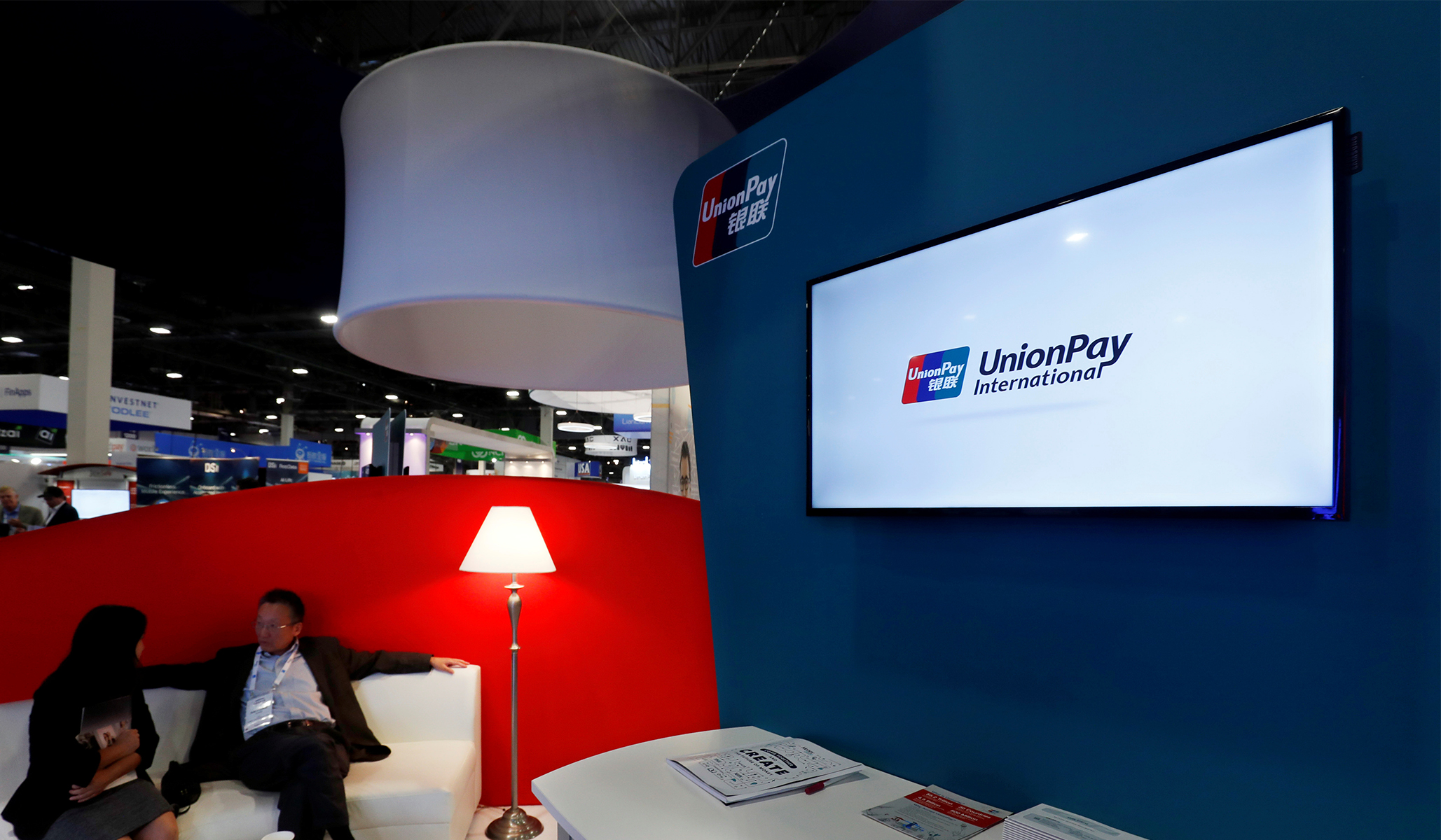 Russian Banks to Switch to Chinese Card System after Visa, Mastercard Suspend Operations in Russia