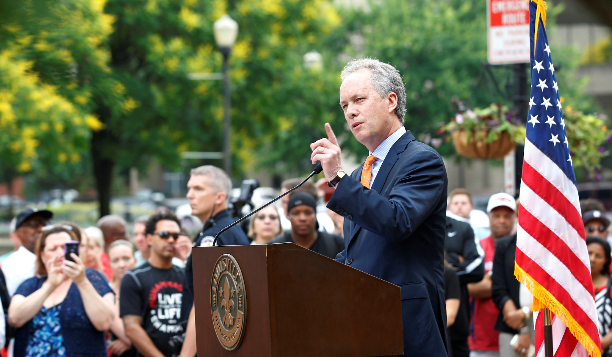 Louisville Police Searching for Suspect Who Allegedly Punched Mayor