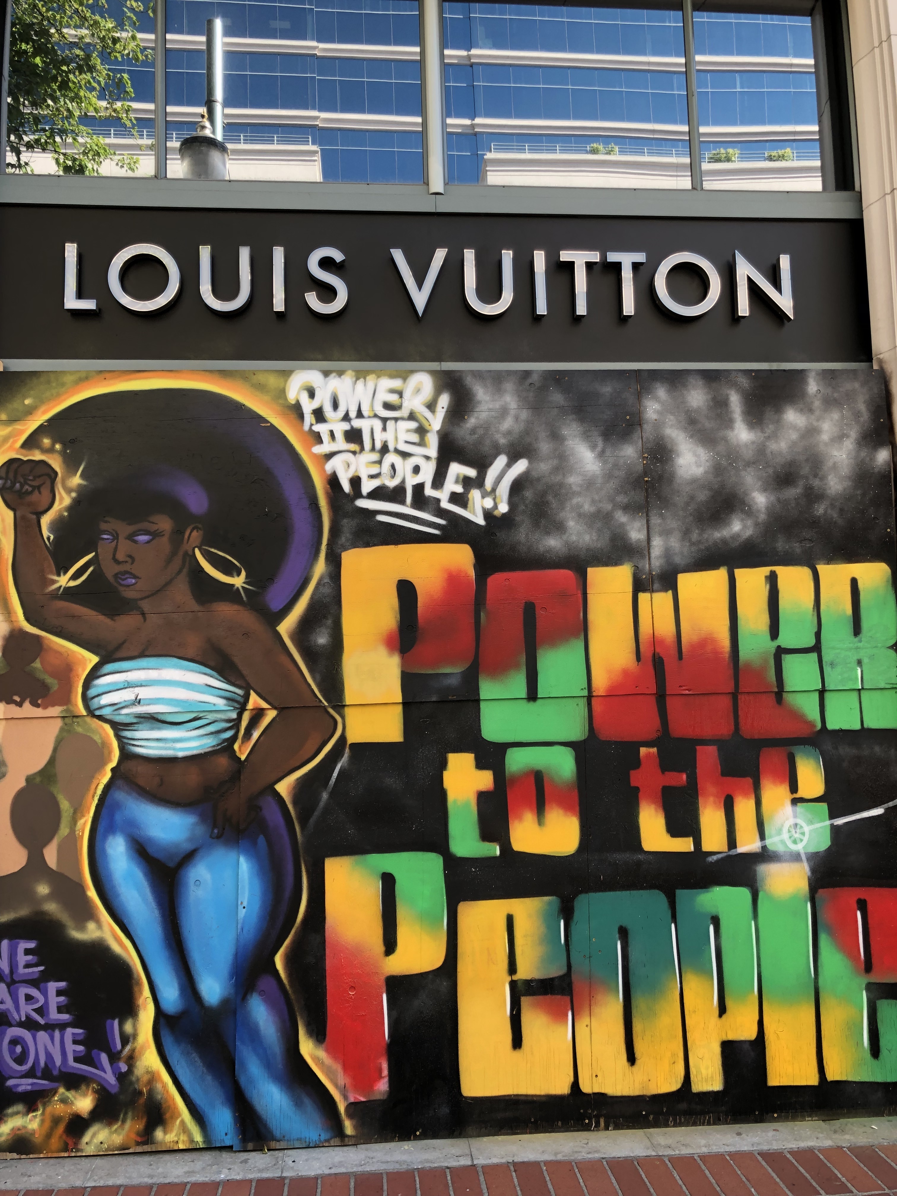 Louis Vuitton Shopping in Portland Oregon: Dropping some $$$$ 