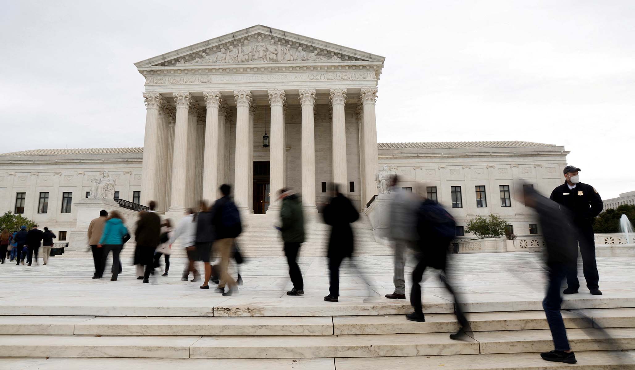 Dozens of Main U.S. Companies Race Supreme Court docket to Uphold Bustle-Essentially basically based College Admissions thumbnail