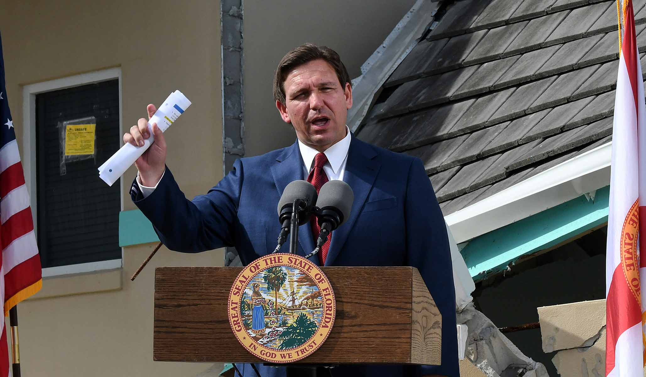 NextImg:DeSantis Signs Bill to Take Control of Disney’s Special District