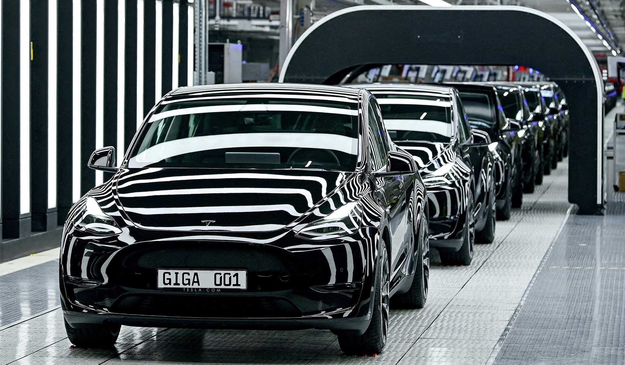 NextImg:The Corner: Electric Vehicles: Cars of Whose Future?