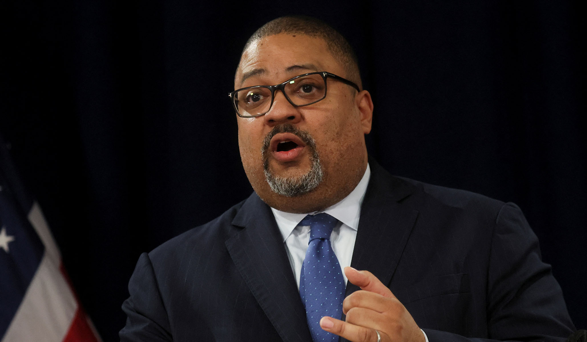 NextImg:Even Trump Critics Agree Bragg’s Charges on Shaky Legal Ground