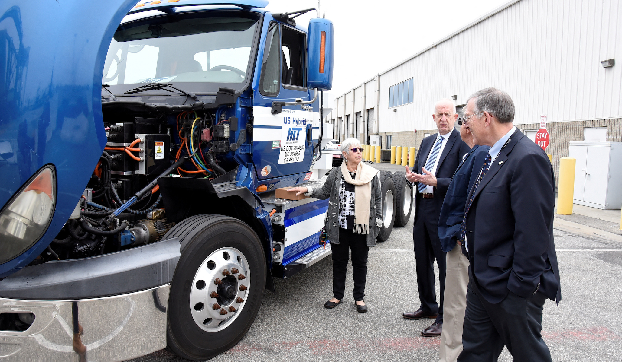 NextImg:California Approves Regulation to Phase Out Diesel Trucks by 2036 