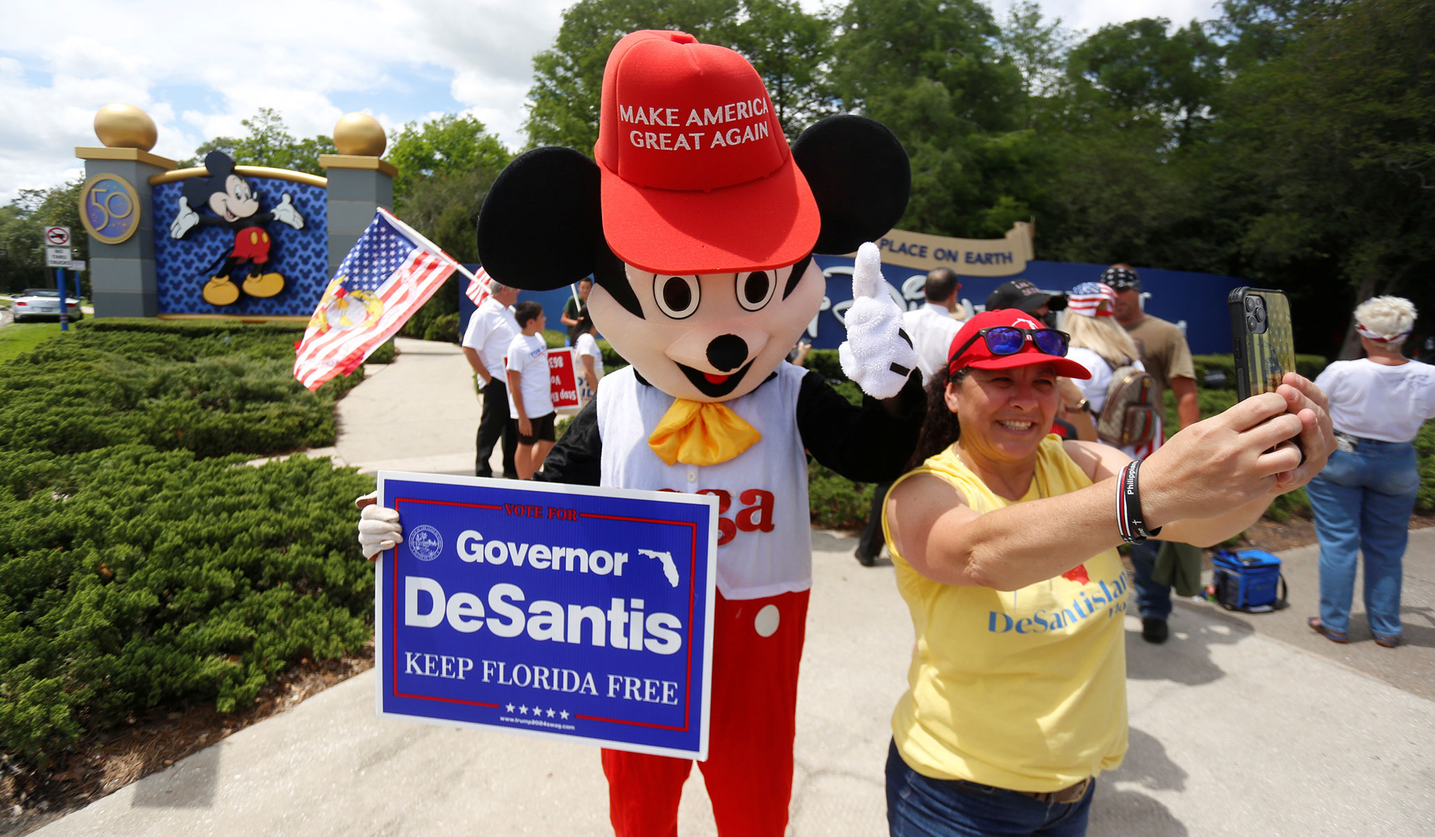 NextImg:America’s Bizarro Politics: The Parties Have Swapped Bodies