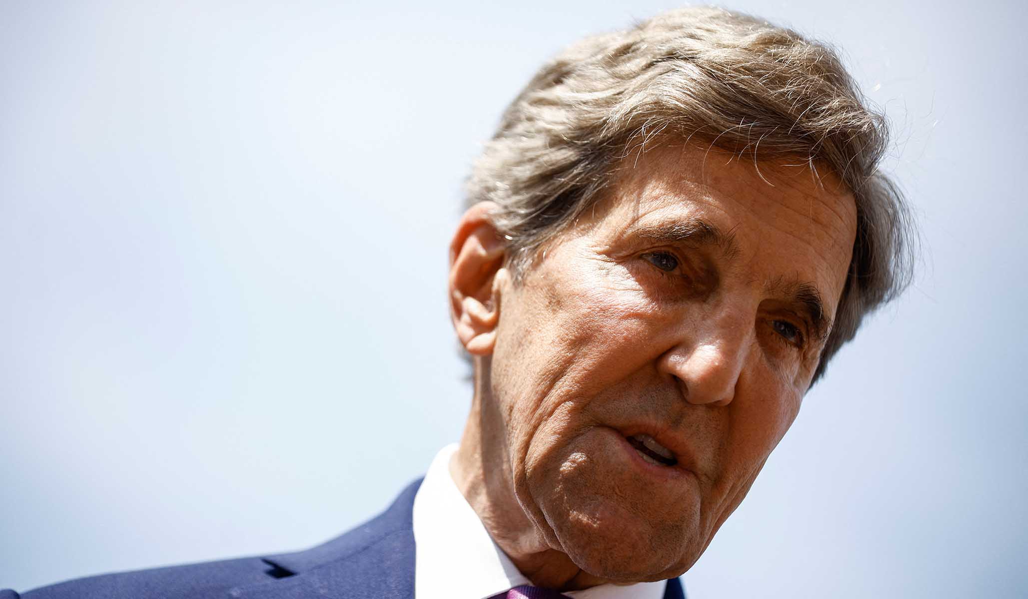 NextImg:Kerry Loves London and Paris More Than Climate